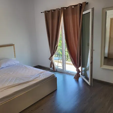 Castle View * 卡瓦拉